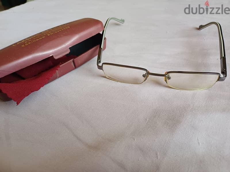 Reading glasses for ladies.  Both for 10bd 4