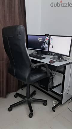 Computer table with Chair in Great Condition 0