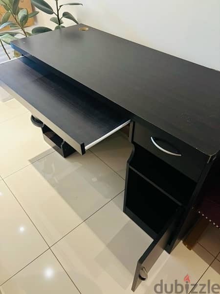 OFFICE DESK TABLE FOR SALE 0