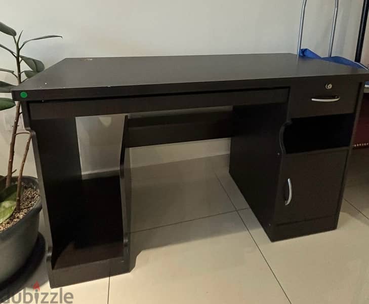 OFFICE DESK TABLE FOR SALE 2