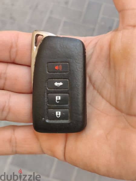 Lexus key original used مفتاح لكزس مستعمل أصلي 1