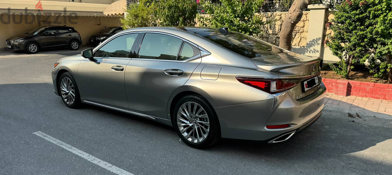 Lexus ES350 2023 Exective Line Plus - New Condition 3