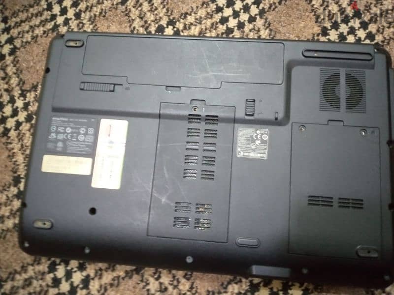 laptop urgent sell with controlor 3gb ram 500 hhd 4