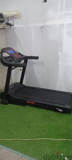 Heavy-duty Treadmill SOLE Brand