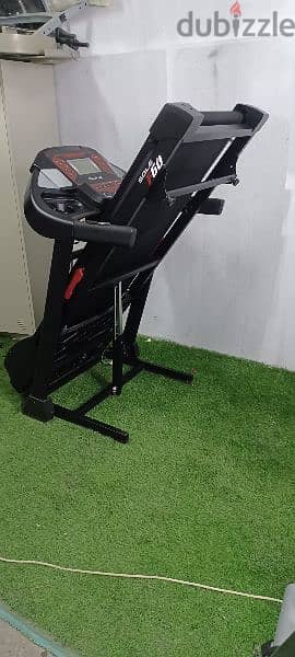 Heavy-duty Treadmill SOLE Brand 2