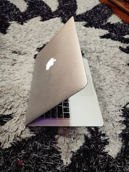 For Sale MacBook air 2017 13.3 inch Mint Condition 2