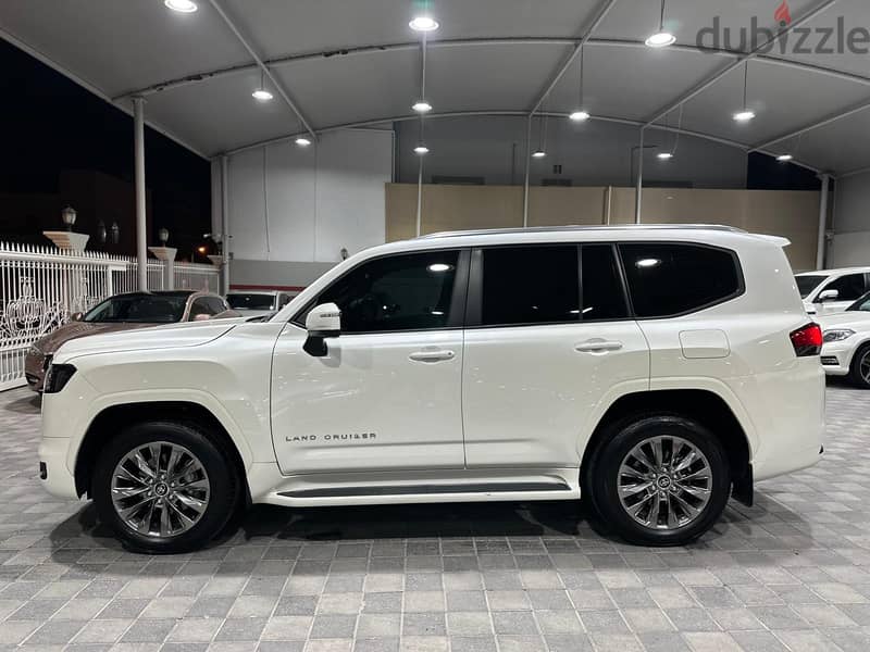 Toyota Land Cruiser 2023 13