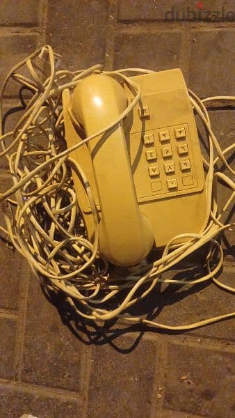 antique telephone and dalear brash 0