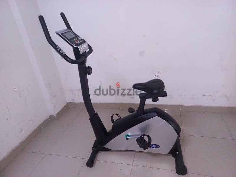 Heavy duty seated exercise bike 1