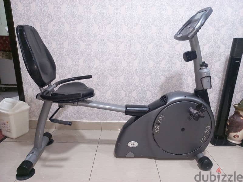 Heavy duty seated exercise bike 2