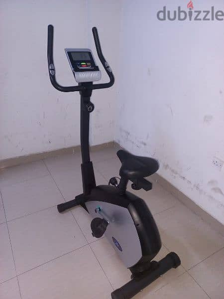 Heavy duty seated exercise bike 3