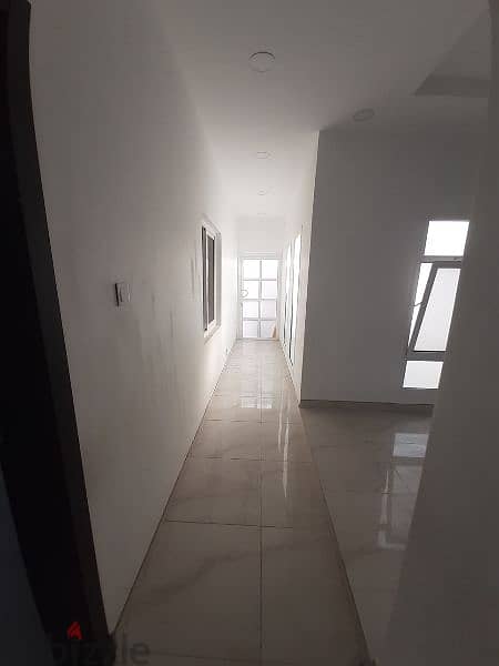 Full floor flat for rent with EAW in Isa town 1