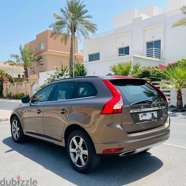 Volvo XC60 2014 model fully agent maintained for sale 9