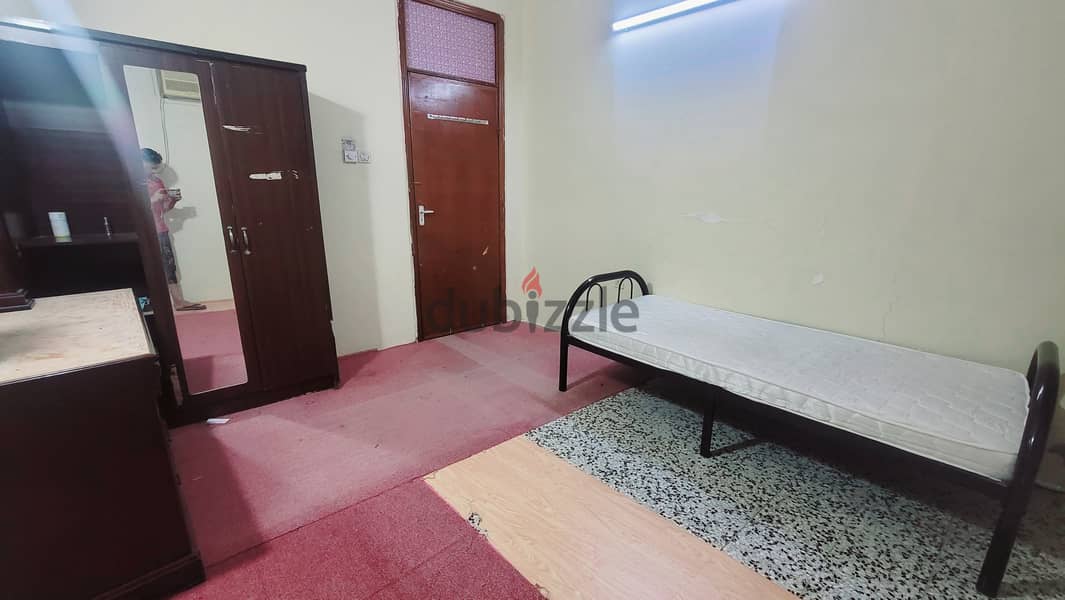 Bed Space in Furnished room for Rent in Manama for 40BD incl. EWA 1