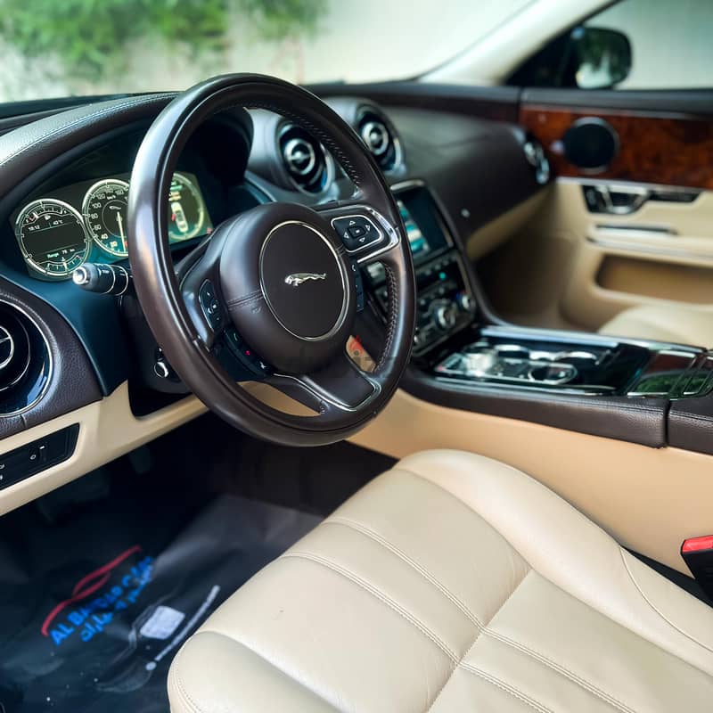 Jaguar XJ 2015 5