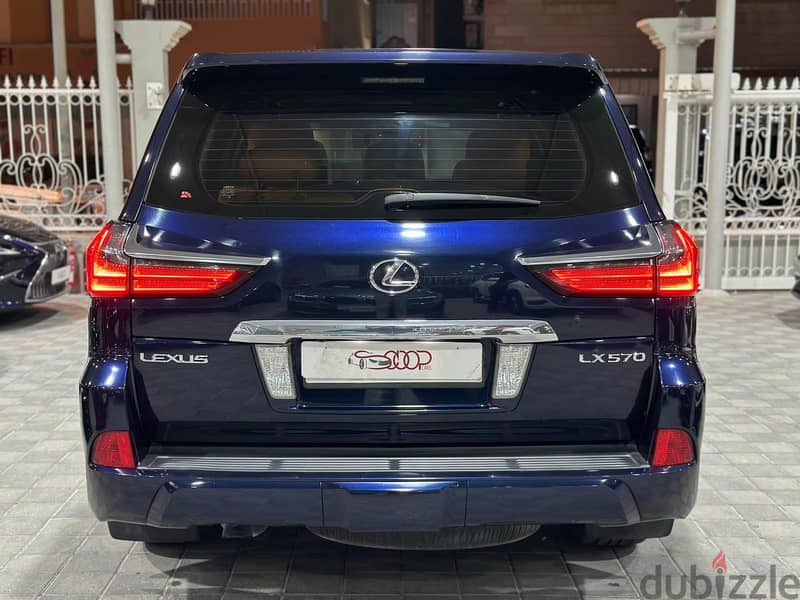 Lexus LX-Series 2017 11