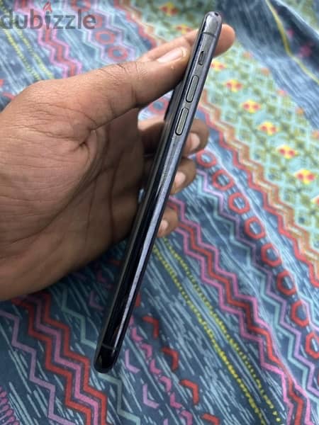 iPhone 11 pro max sim locked 4