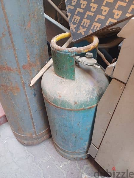 gas cylinder 1