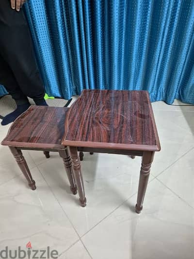 2 Small Makeuo Table Stand