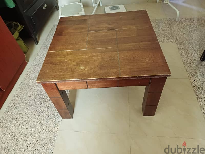 Solid wood table. 5bd (made in Malaysia) 0