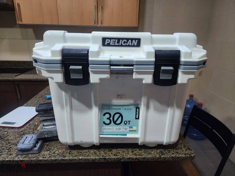 PELICAN ELITE 28 LT Professional Cooler 0