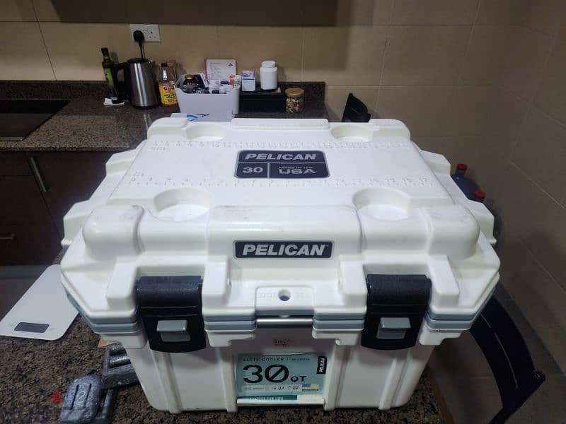 PELICAN ELITE 28 LT Professional Cooler 2