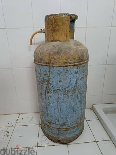 Gas cylinder