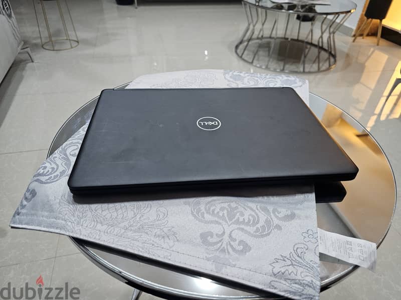 Dell laptop core i5 8th 8gb 256gb 5