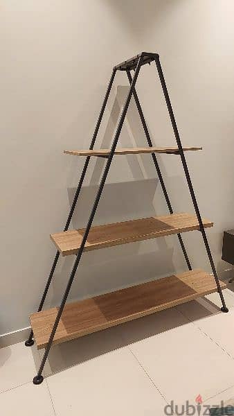 Triangle Shelf 1