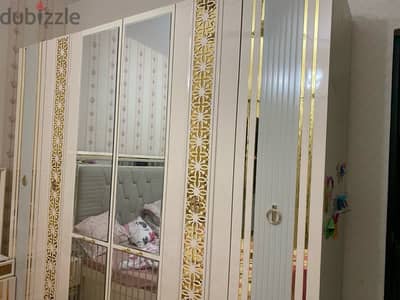 in a great condition bed for sale with mirror and Kabot