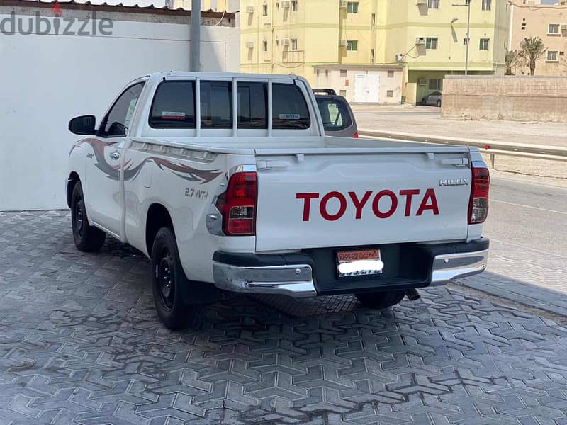 Toyota Hilux 2023 4