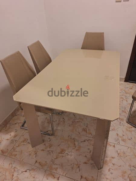 six seater dining table 0