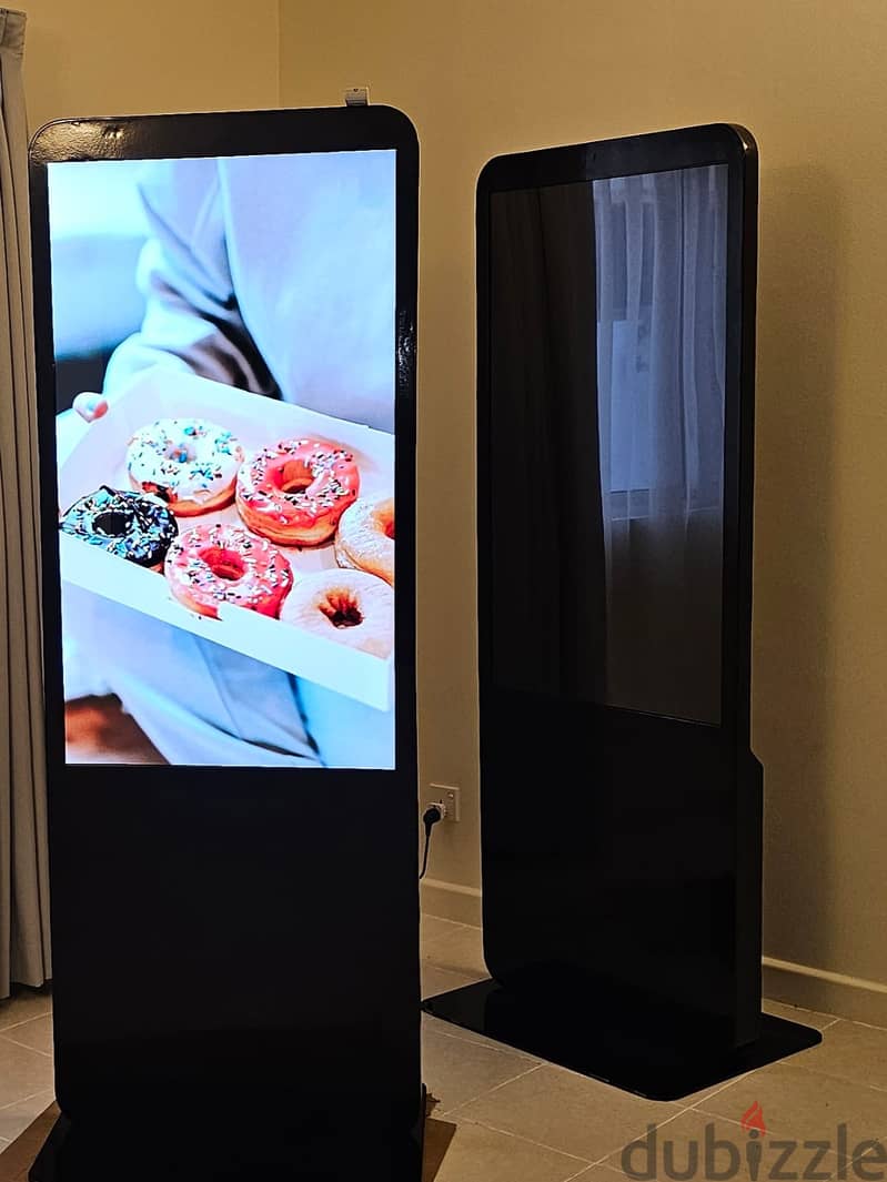 4K Digital Signage Kiosk Stand 50 inch, non touch 3