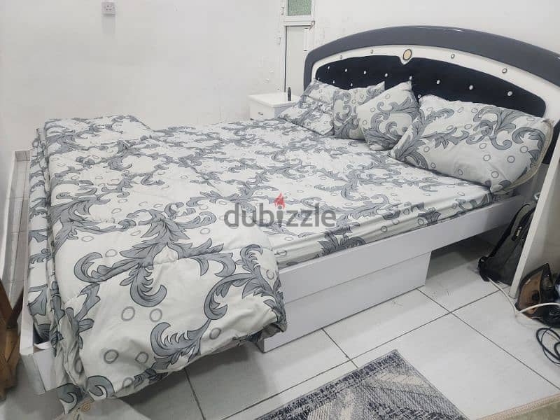 King size Bed with mattress size 210X190 3