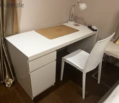 Desk IKEA Malm + chair + desk lamp 0