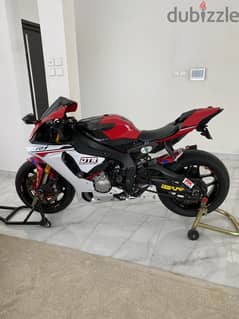 YAMAHA R1 2015