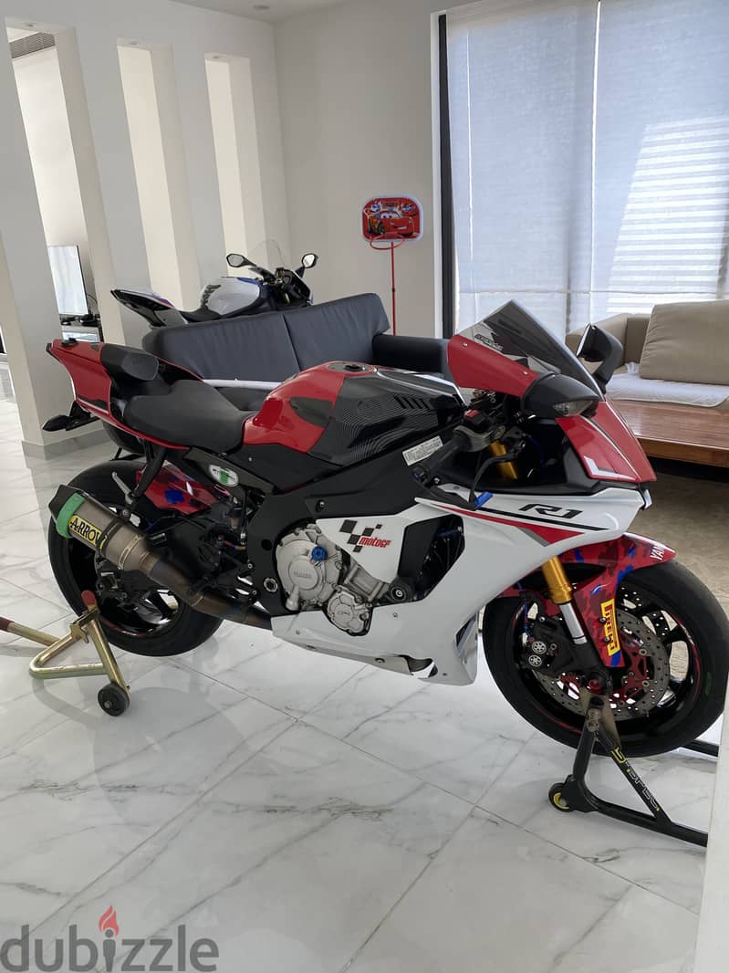 YAMAHA R1 2015 1