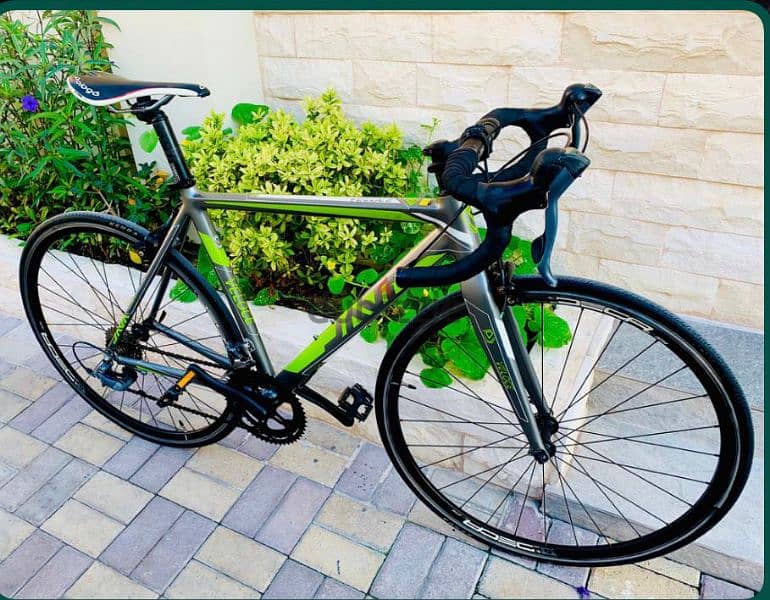 Road bikes - Trek/ Java / Carbon TT Bike 2