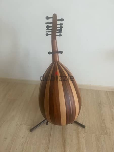 Bahraini Oud with travel bag + stand 1