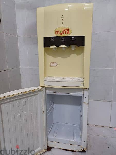 Dispenser myna 1