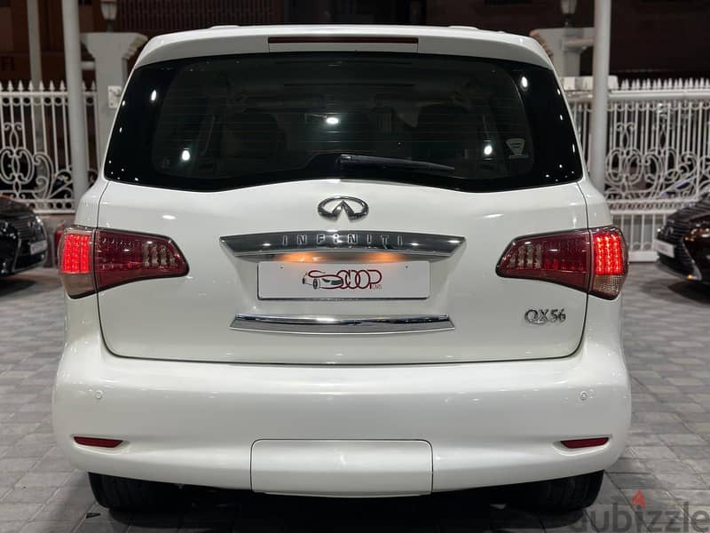 Infiniti QX56 2011 10