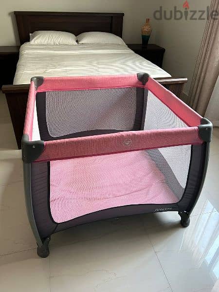 Juniors Big baby play pen/crib 0