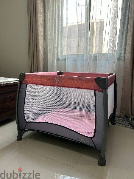 Juniors Big baby play pen/crib 1