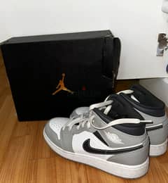 Nike Air Jordan 1 Mid Light Smoke Grey 0