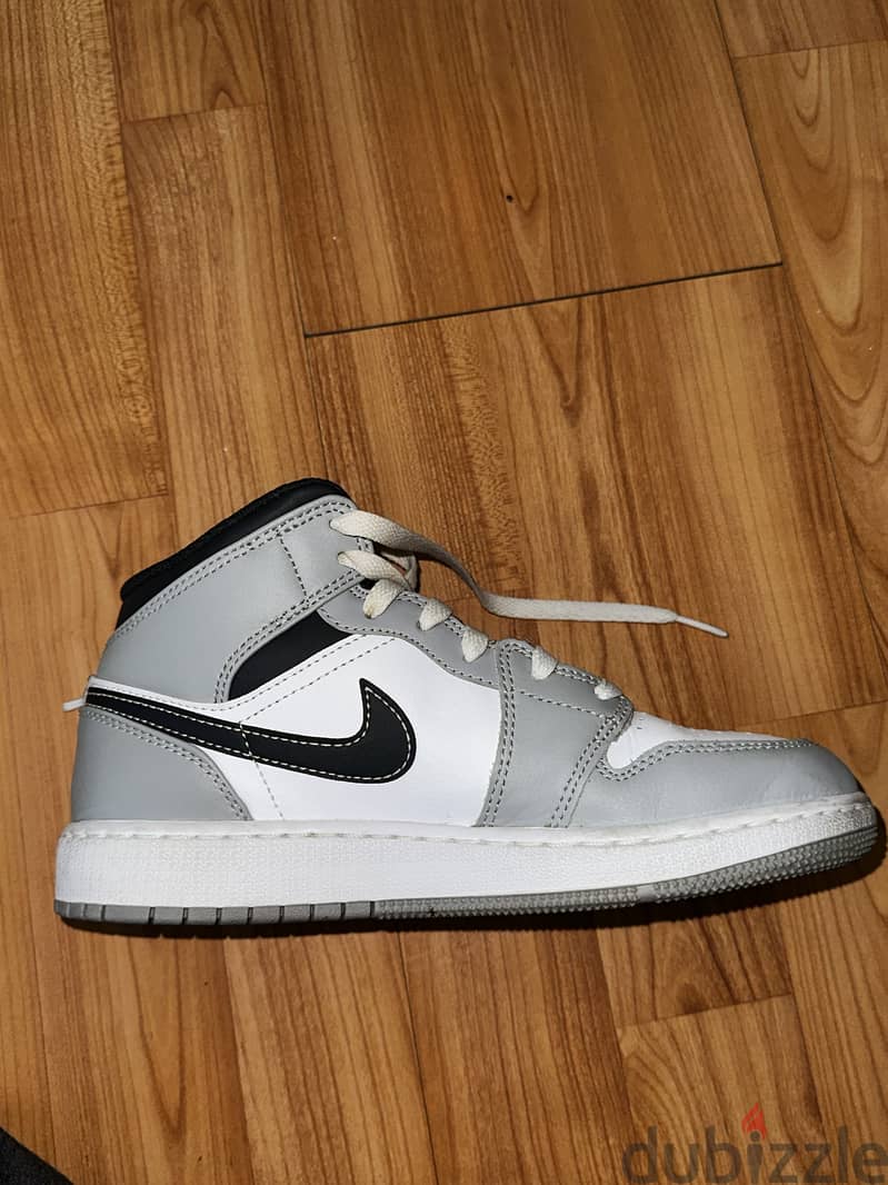 Nike Air Jordan 1 Mid Light Smoke Grey 3