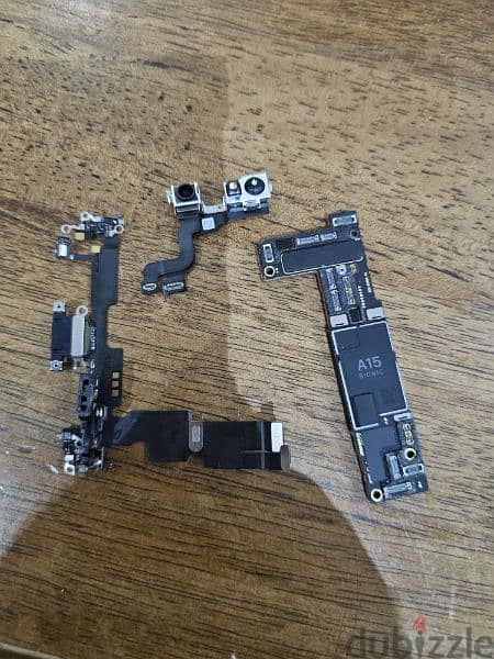 Samsung and iPhone spare parts 3