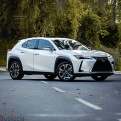 Lexus UX 200 - 2023 / White / Great in Condition