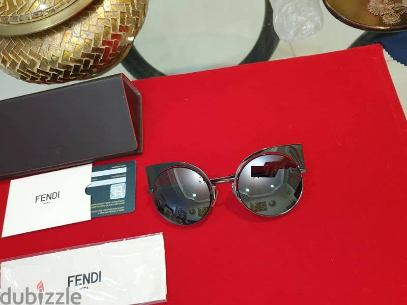 women sunglasses Fendi 2