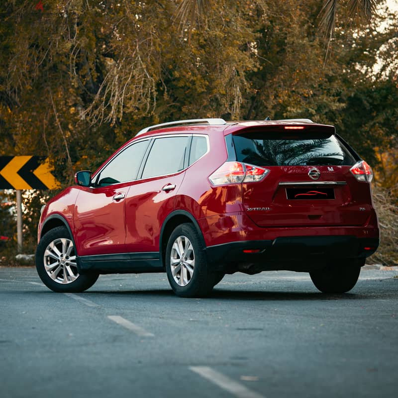 Nissan X-Trail 2015 / Good condition / Red 3