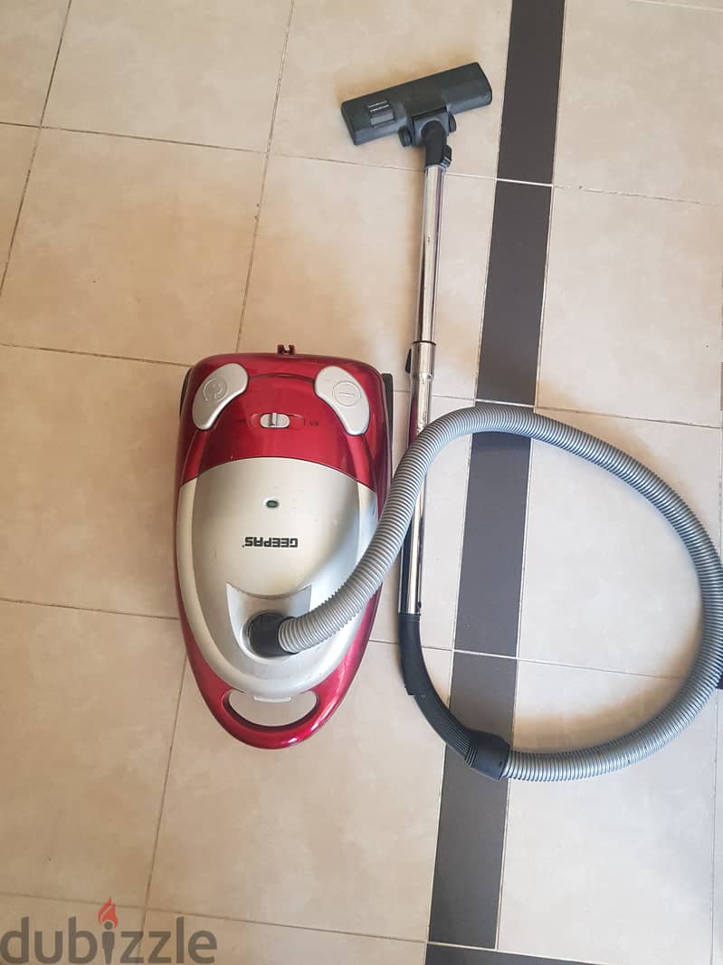 Geepas Vacuum Cleaner 0